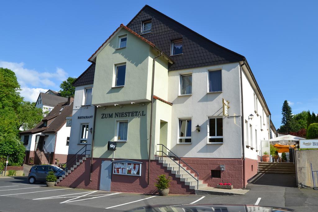 Landhotel Zum Niestetal Екстериор снимка