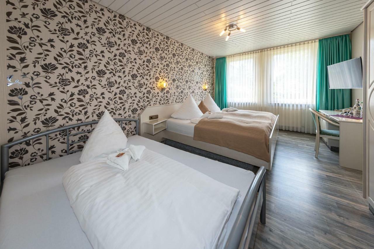 Landhotel Zum Niestetal Екстериор снимка